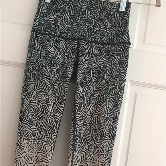 Lululemon Wunder Under High Rise Legging - Picture 5 of 6